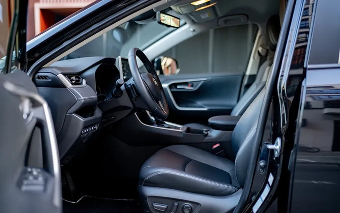 Toyota RAV4 cena 185000 przebieg: 37362, rok produkcji 2021 z Stęszew małe 232
